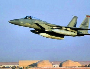 Βίντεο: Η πρώτη κατάρριψη F-15 στην ιστορία - Καταρρίφθηκε από τους Χούθι μαχητικό της έκδοσης «S» της Σαουδικής Αραβίας!